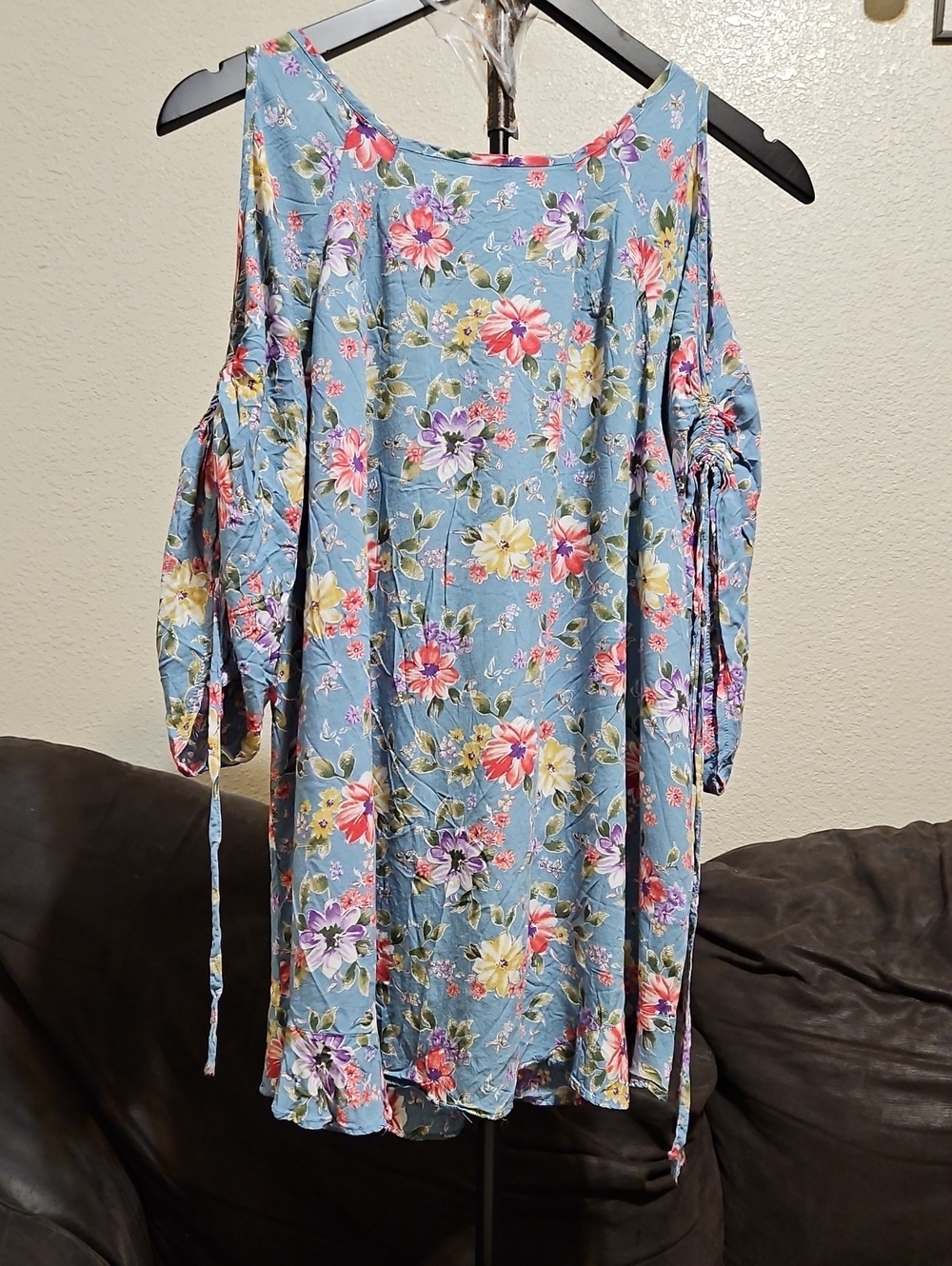 easel Light Blue Floral Cold-Shoulder Blouse with Tie Sleeves